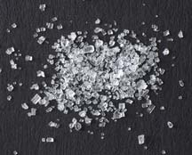 盐和糖的晶体有不同的形状